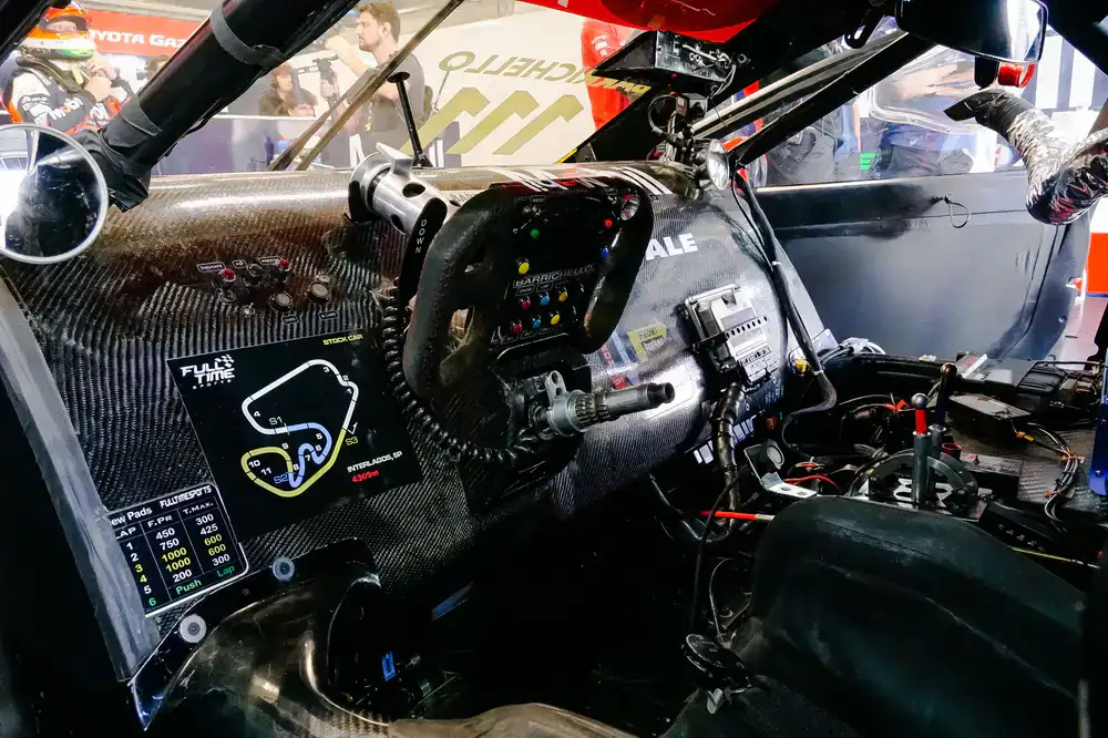 Cockpit heads up display during a high speed virtual race